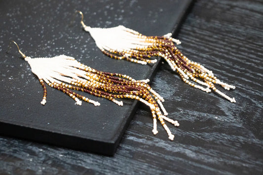 Flor de crema Earrings